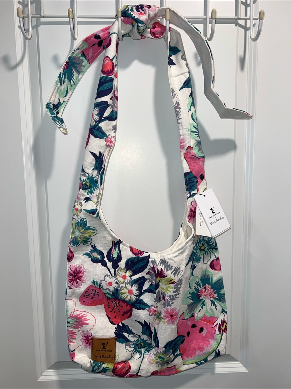 Vera Bradley New Hope Girls Hobo Bag in Rosy Garden Picnic NWT